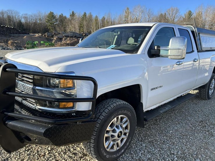 2015-chevrolet-silverado-2500hd-image-66