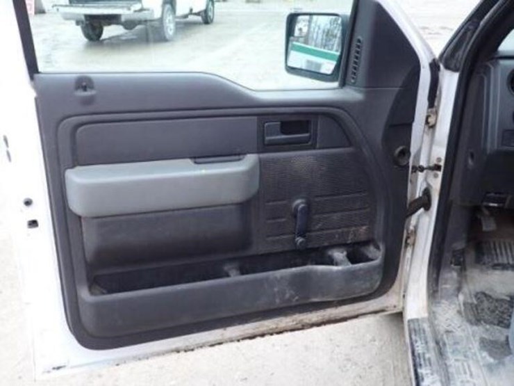 2014-ford-f150-xl-image-24