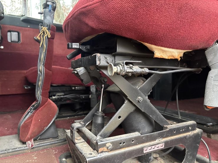 1988-peterbilt-377-image-37