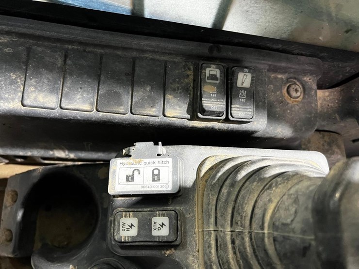 2022-takeuchi-tl8r2-image-29