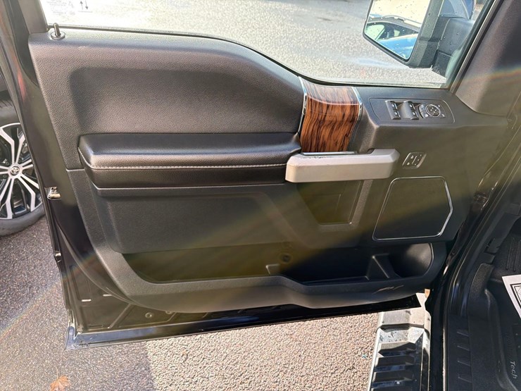 2019-ford-f150-image-16