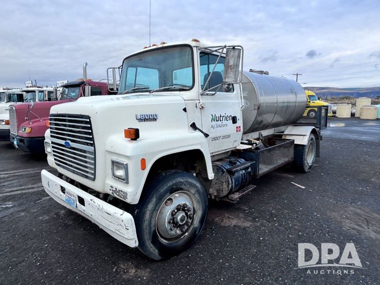ford-l8000-image-1