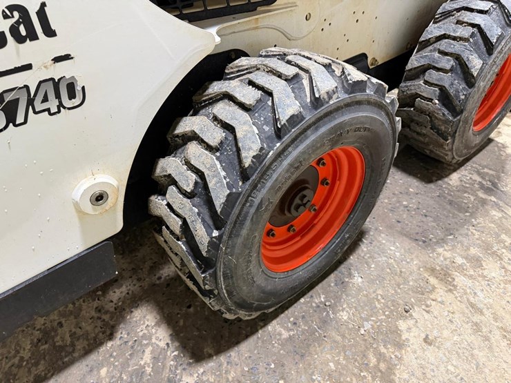 2022-bobcat-s740-image-15