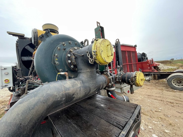 international-4900-image-38