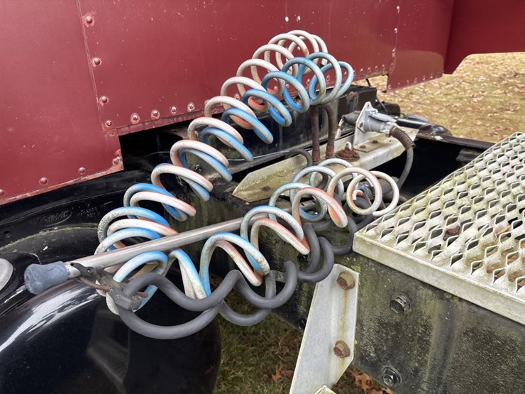 1988-peterbilt-377-image-25