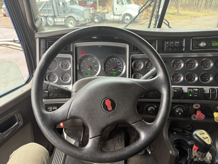 2003-kenworth-t800-image-49