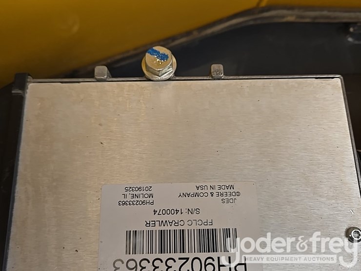 2019-deere-850l-lgp-image-120