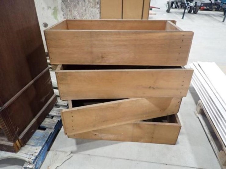 36-in.-x-39-in.-radio-cabinet-image-11