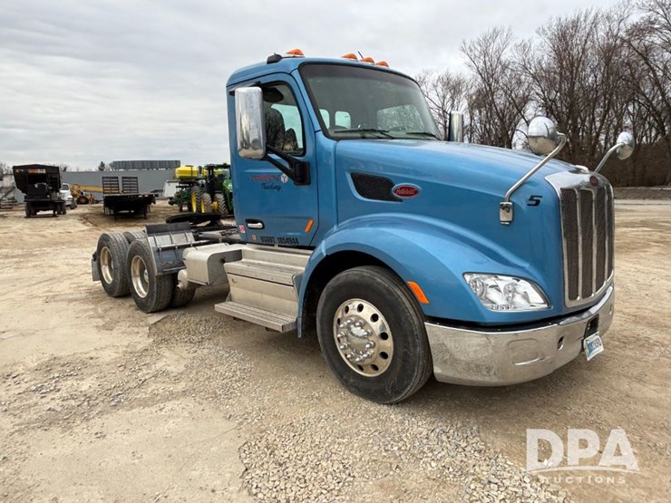 peterbilt-579-image-5