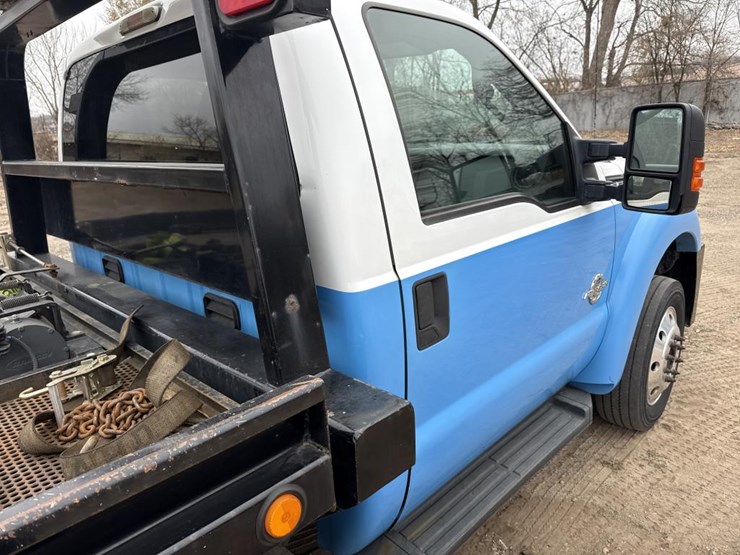 ford-f550-xlt-image-27