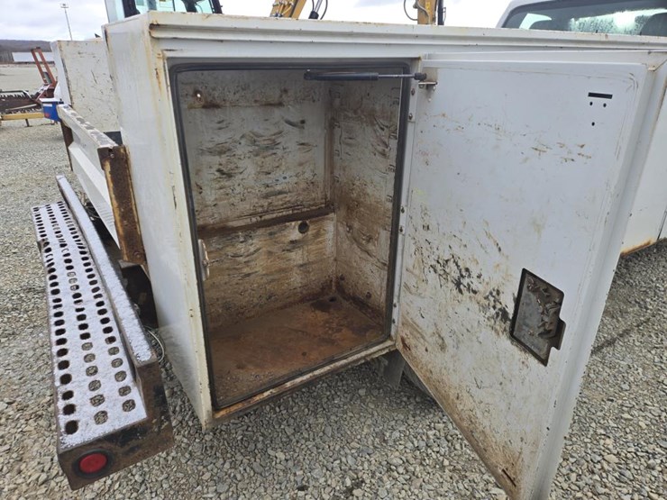 2011-ford-f350-image-22