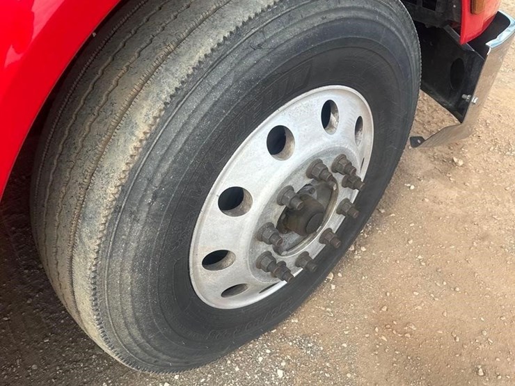 2016-peterbilt-579-image-15