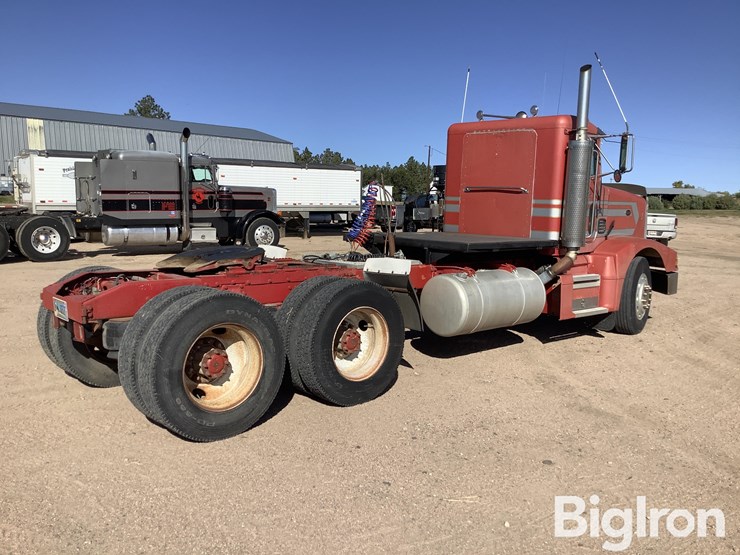 peterbilt-377-image-5