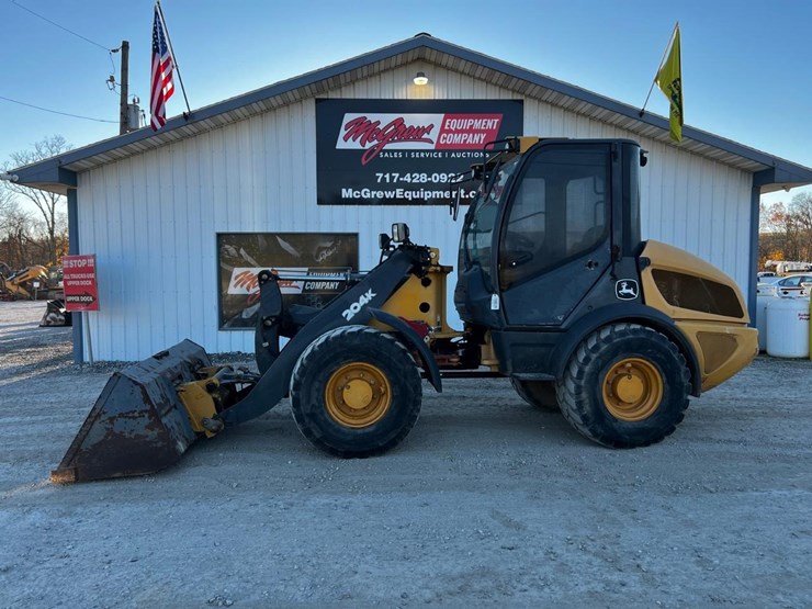 2011-deere-204k-image-1