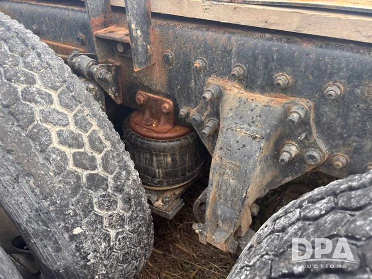 freightliner-114sd-image-44