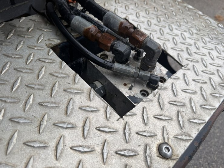 2011-ford-f550-image-12