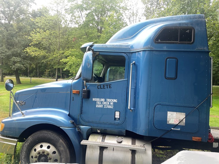 #210-•-2009-international-eagle-semi-tractor-(fall-creek,-wi)-(has-wi-title)-image-5