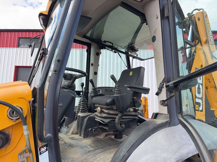jcb-3cx-image-28