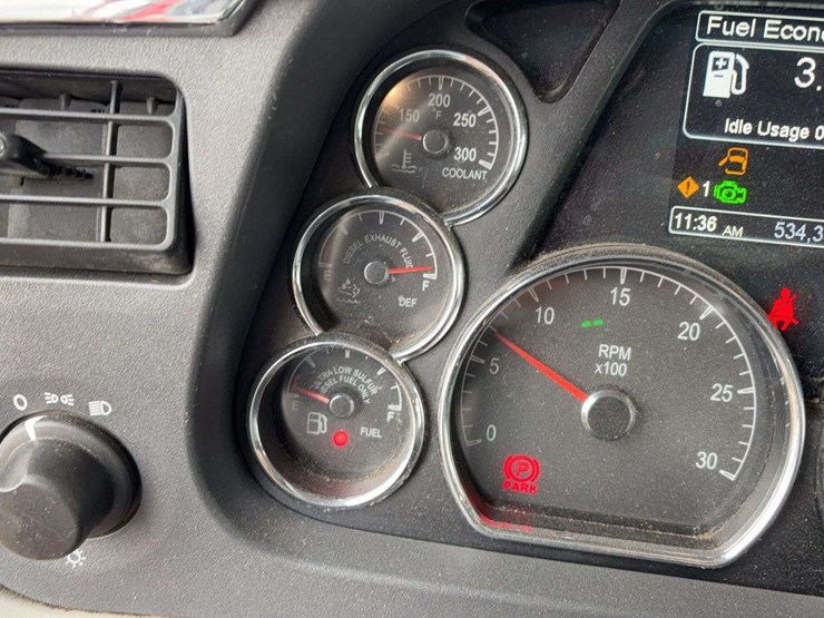 2018-peterbilt-579-image-45