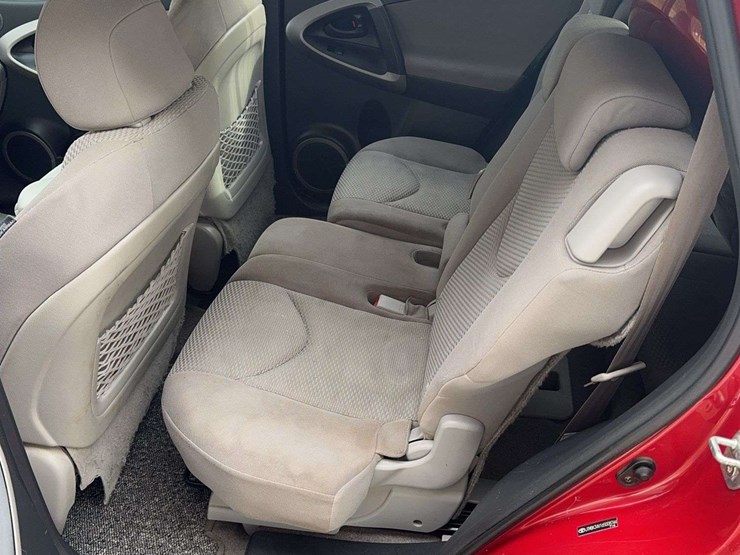 2006-toyota-rav4-image-11