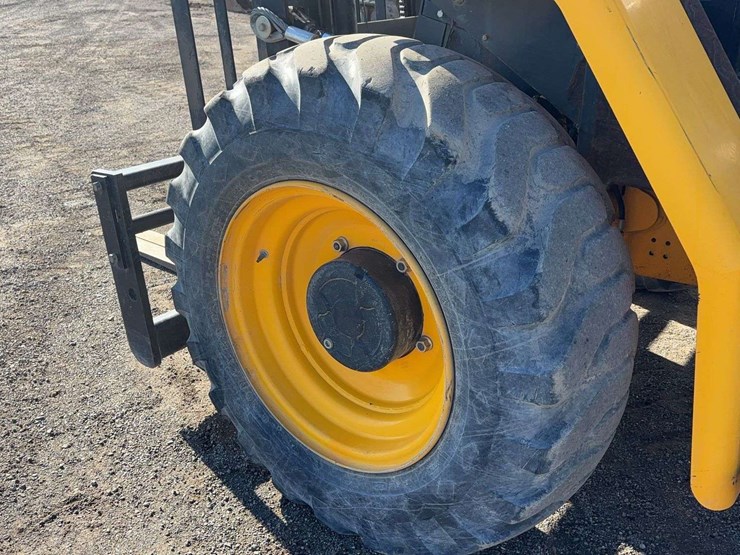 2015-jcb-930-image-7