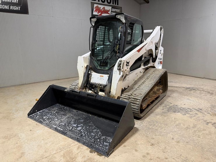 2022-bobcat-t770-image-2