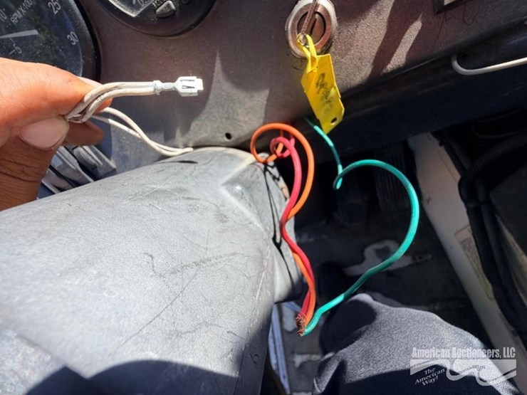 2013-crane-carrier-co.-garbage-truck-image-13