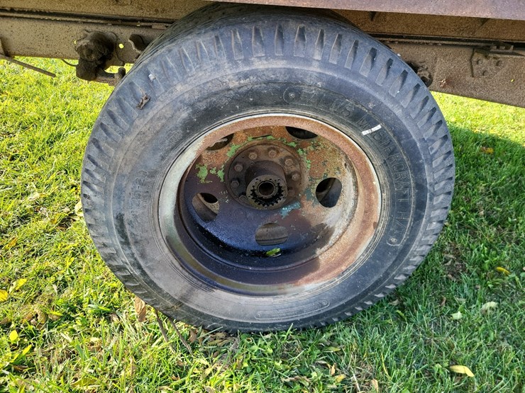 1953-gmc-354-24-round-top-cab-single-axle-grain-truck--needs-axle-shaft-image-31