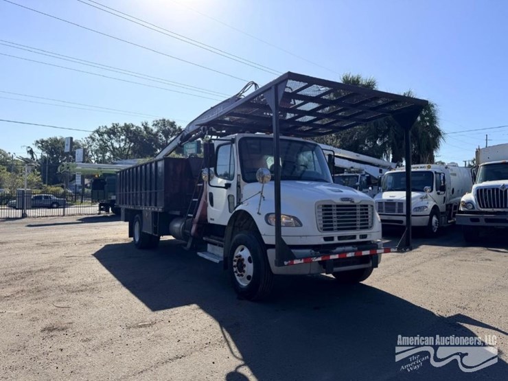 freightliner-m2-106-image-2