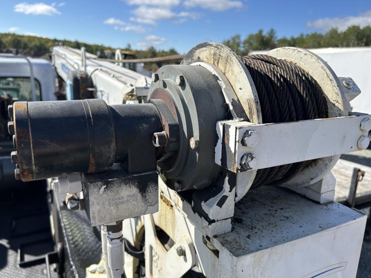 2017-peterbilt-337-image-40