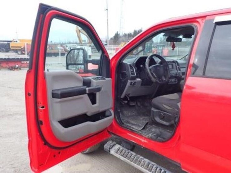 ford-f350-xlt-image-23