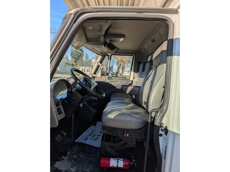 2016-international-durastar-4300-image-19