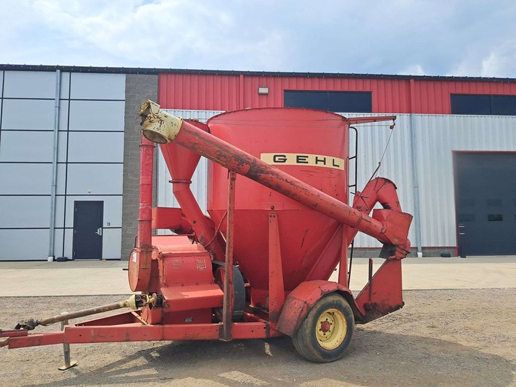 gehl-115-image-1