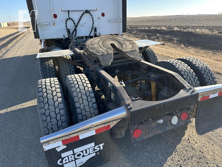 2014-peterbilt-386-image-12