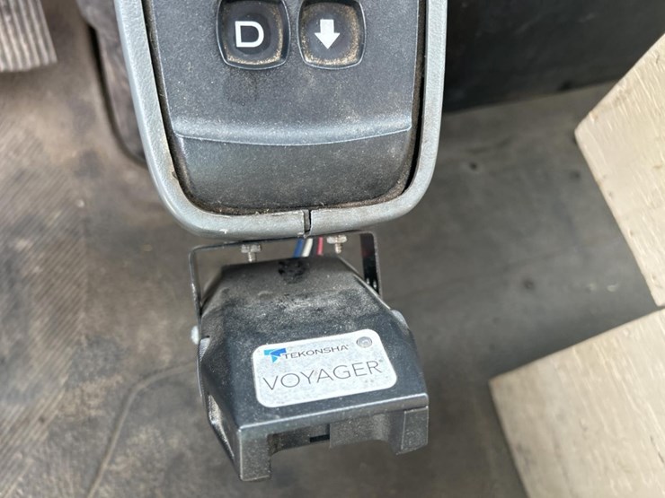 international-4000-image-103