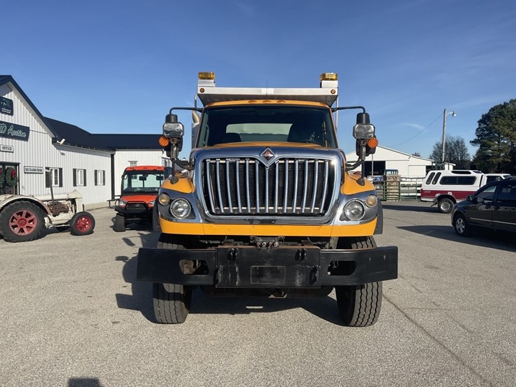 international-workstar-7600-image-2