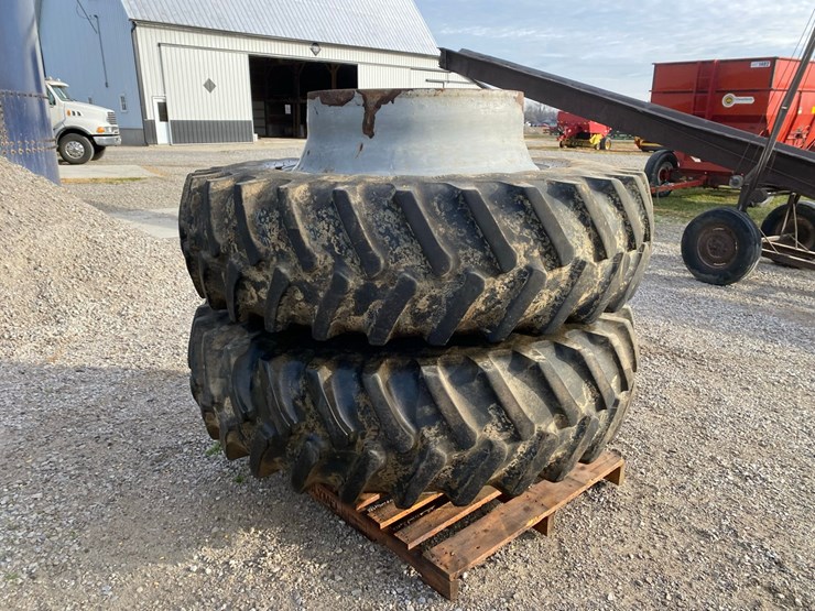 firestone-radial-18.4-38-duals-with-spacers-for-32”-combine-wheels-image-6