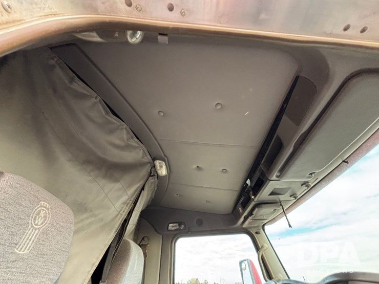 2014-kenworth-t660-image-63