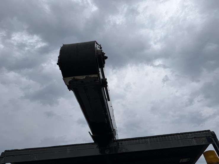 peterbilt-330-image-32