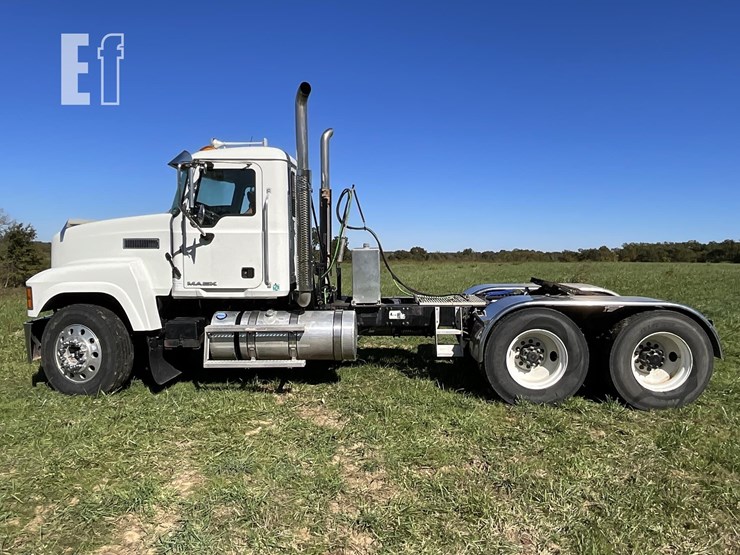 2013-mack-pinnacle-chu613-image-8