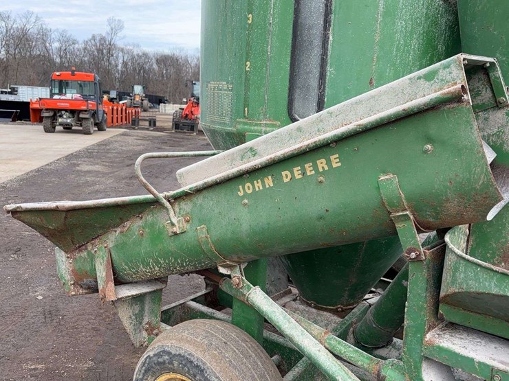 john-deere-400-image-16