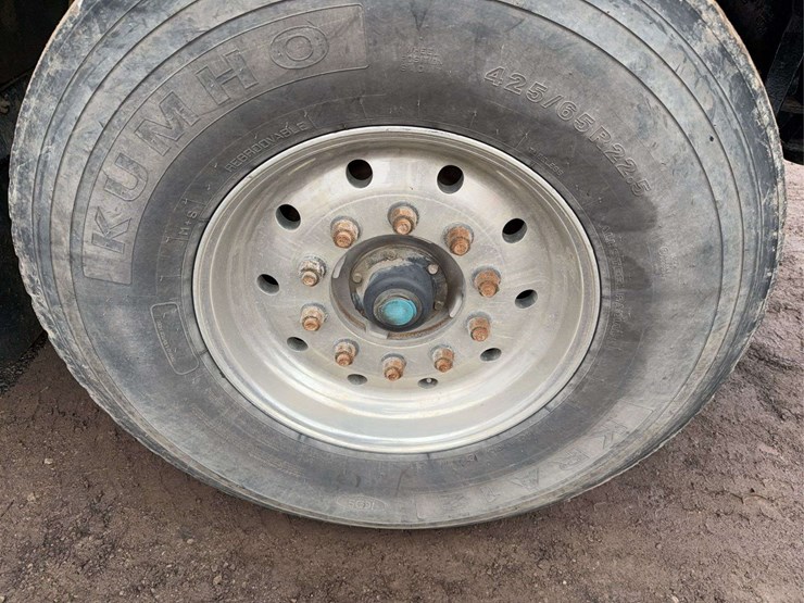 2010-kenworth-t800-image-17