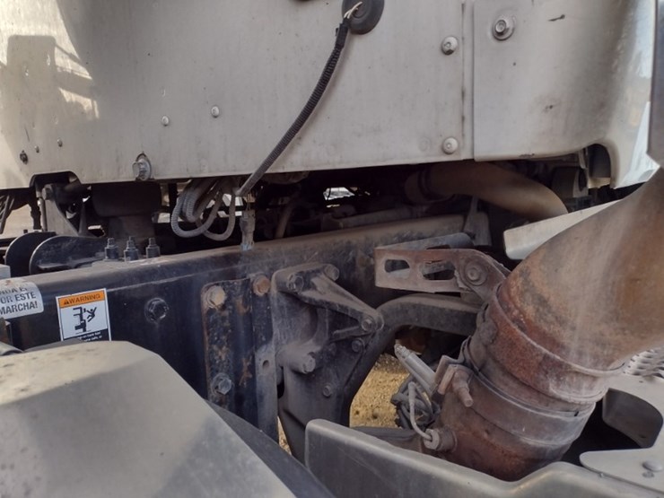 peterbilt-567-image-32