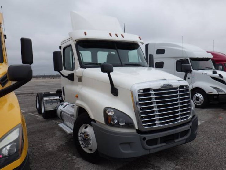 freightliner-cascadia-125-image-3