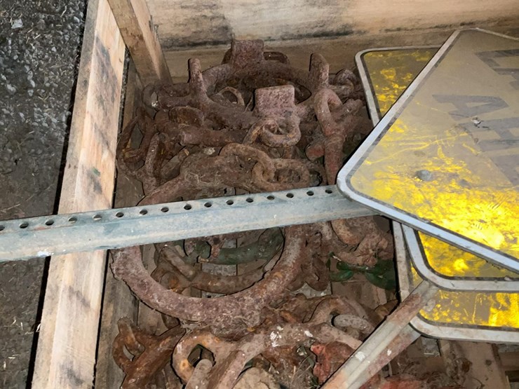 #553-•-tire-chain-parts-and-signs-image-4