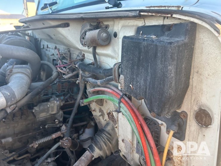 international-4700-image-28