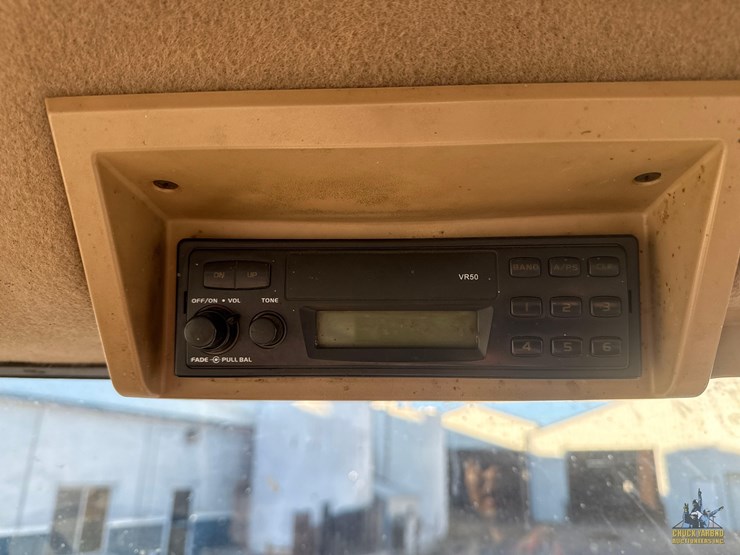 john-deere-8400-image-17