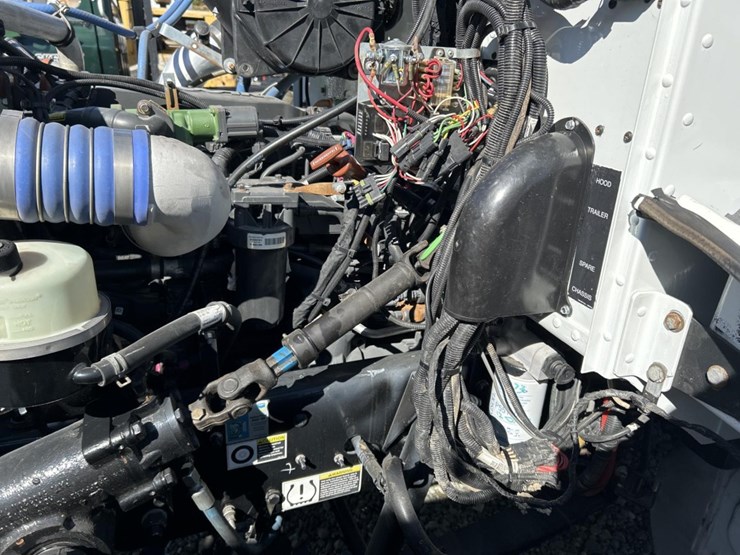 2017-peterbilt-337-image-78