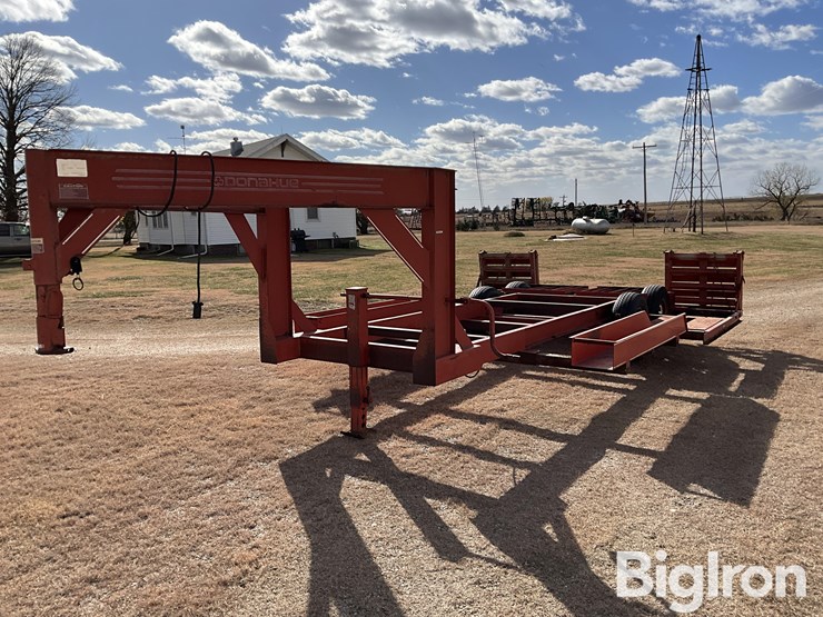 1993-donahue-t/a-swather-trailer-image-1