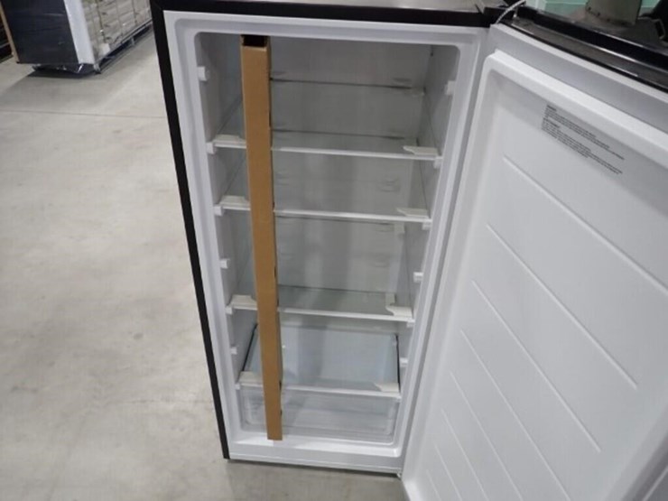 vissani-7.1-cu-ft-upright-freezer-image-6